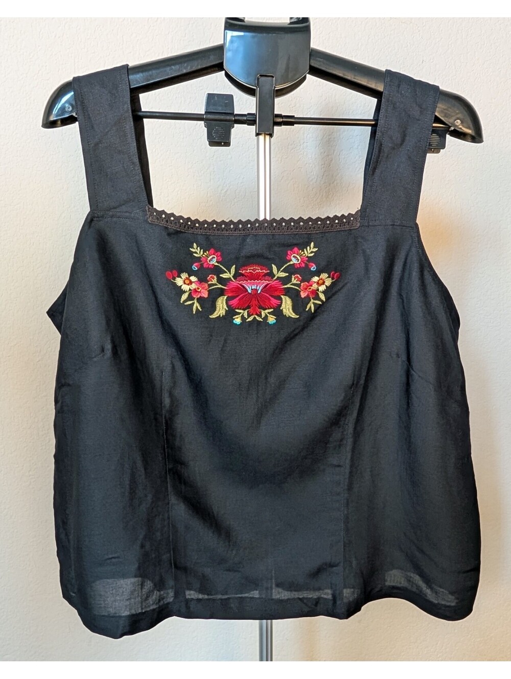 First Issue Liz Claiborne Black Floral Embroidered Tank Top Plus Size 18W